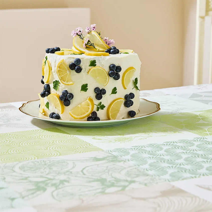 Garnier Thiebaut | Mille Parfums Verde Tablecloth