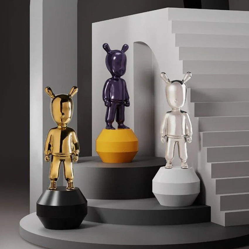 LLadró | The Guest Figurine - Purple on Yellow