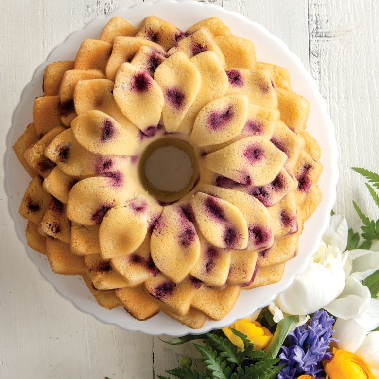 Nordicware | 10-Cup Blossom Bundt Cake Pan