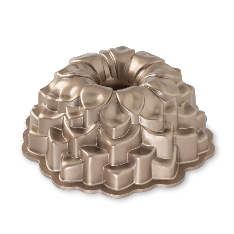 Nordicware | 10-Cup Blossom Bundt Cake Pan