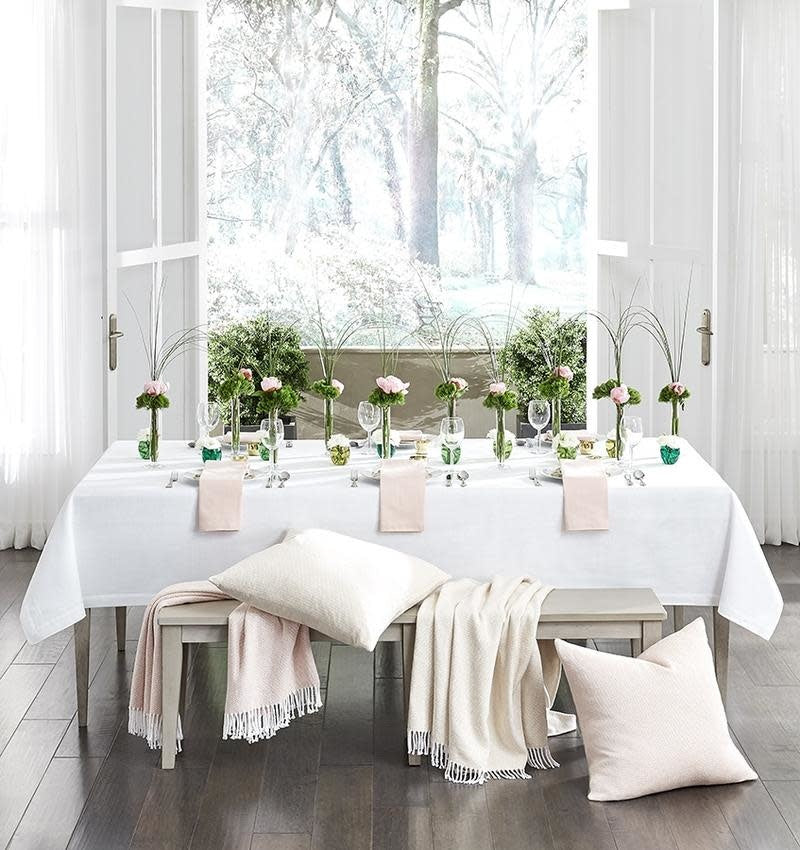 Maison Lipari SFERRA Cartlin - Oblong Tablecloth 70X108 White  SFERRA.