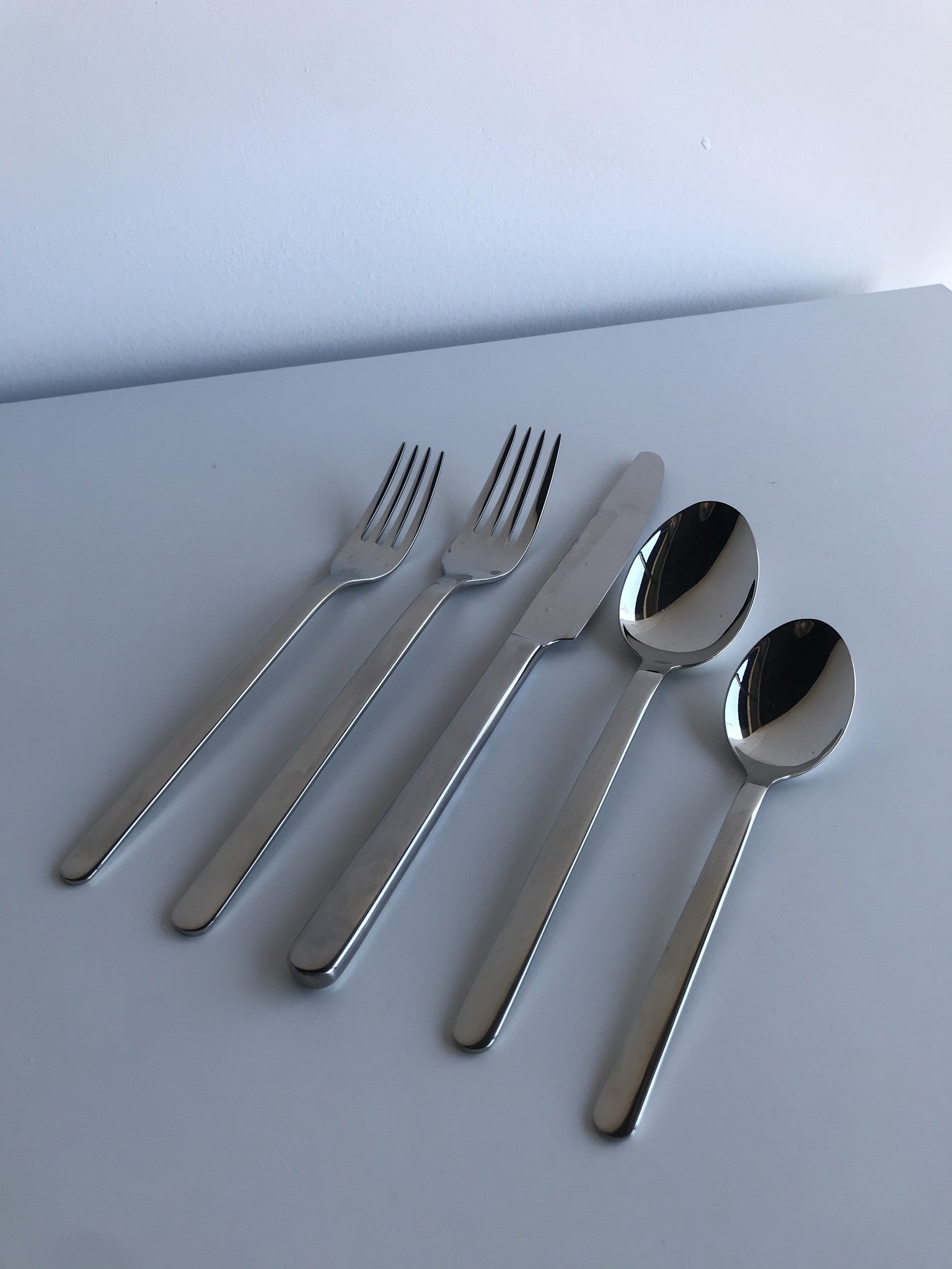 Maison Lipari Loft 20 Piece Flatware Set  THOMAS.