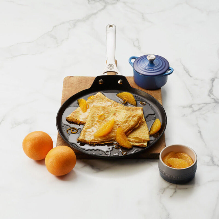 Le Creuset | Poêle à Crêpes Antiadhésive Renforcée Avec Plateau