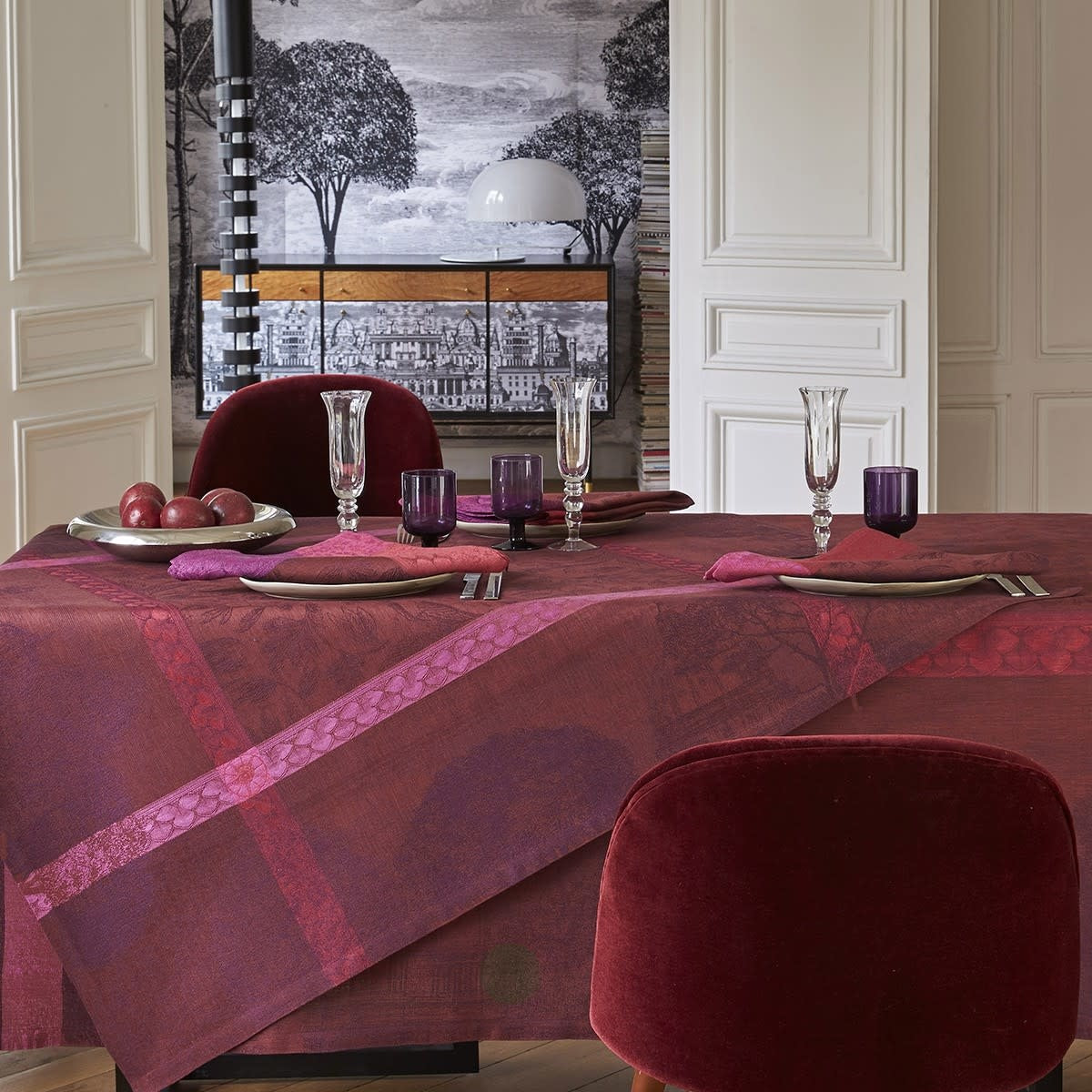 Maison Lipari LE JACQUARD FRANCAIS Symphonie Baroque Tablecloth 69x98'' - Maroon  LE JACQUARD FRANCAIS.