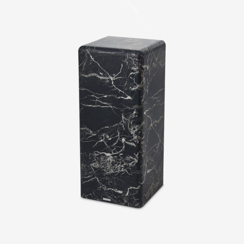 Polspotten | Marble Pillar