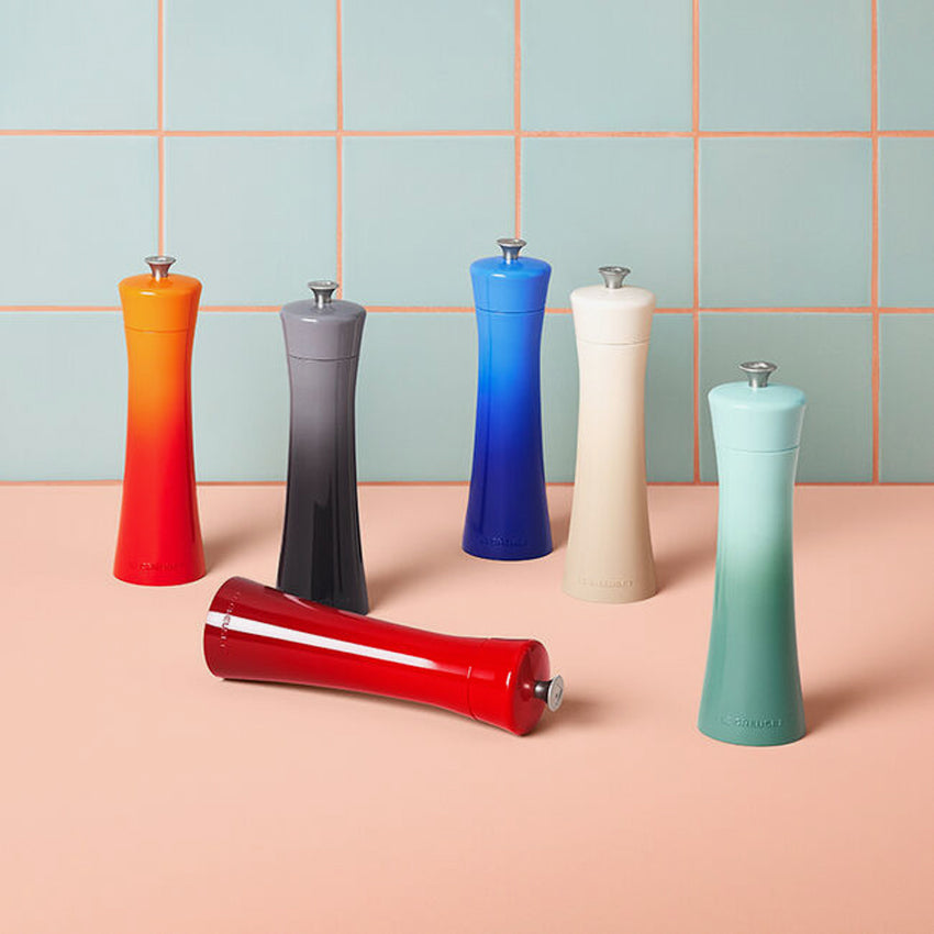 SALT & PEPPER MILLS