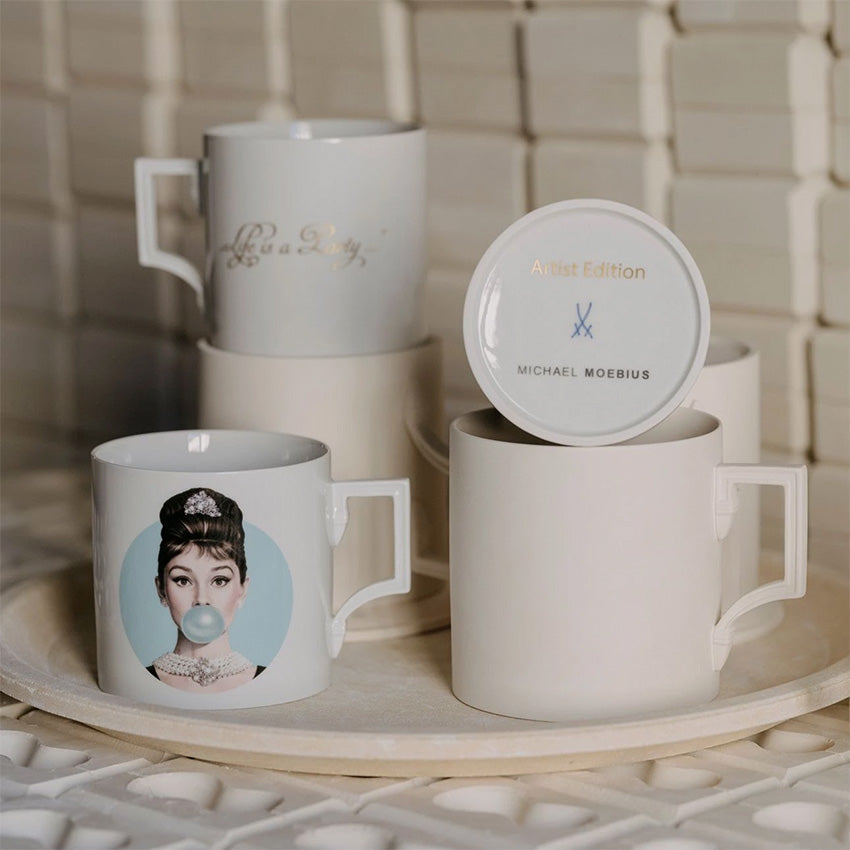 Meissen | Legends Blowing Bubbles Mug - Audrey Hepburn