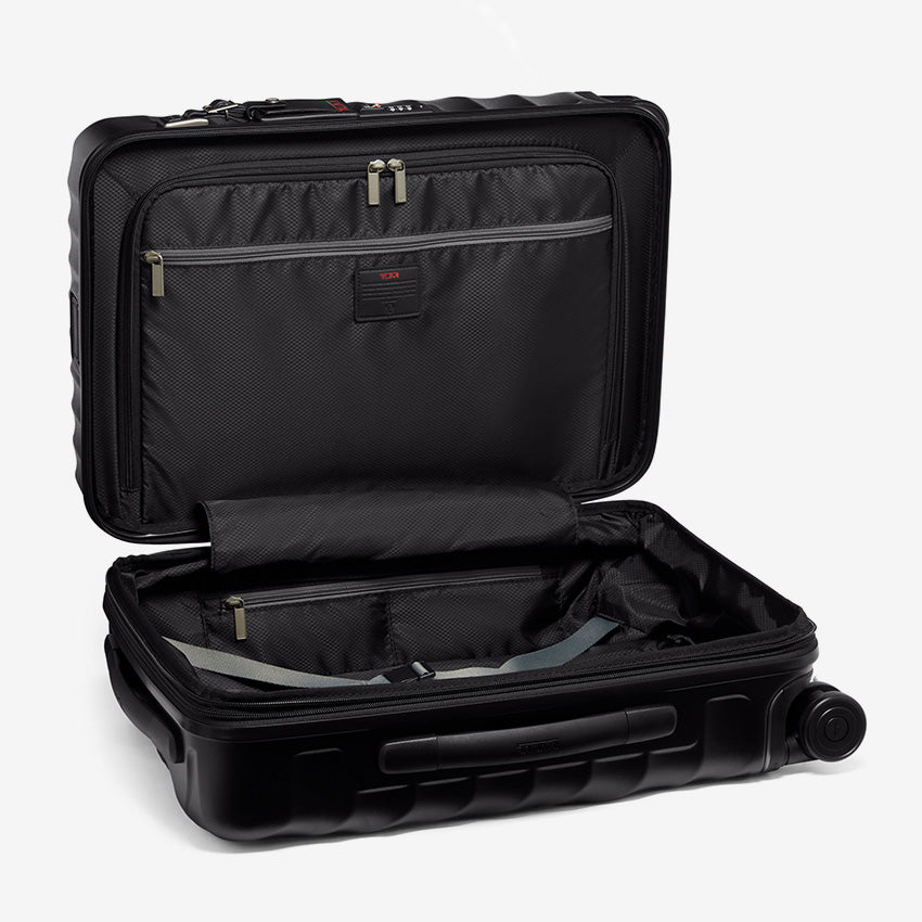 Tumi | 19 Degree International Expandable 4 Wheeled