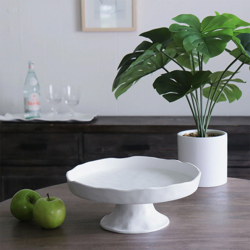 Beatriz Ball | Vida Nube Round Pedestal Cake Plate - White