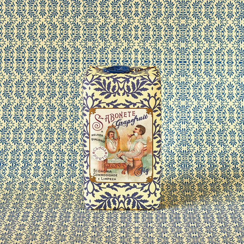 Claus Porto | Classico Barbear Soap Bar - Grapefruit Fig