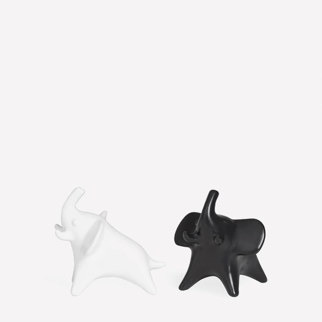 Maison Lipari Elephant Salt & Pepper Black / White  JONATHAN ADLER.