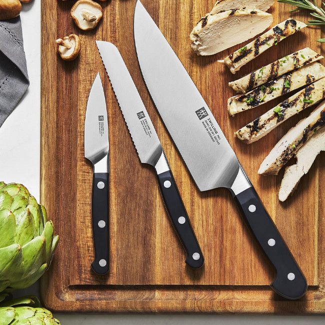 Maison Lipari Pro Starter Set 3 Pcs: Paring Knife 4 in & Chef's Knife 8 in & Serrated Utility 5 in Knife  ZWILLING.