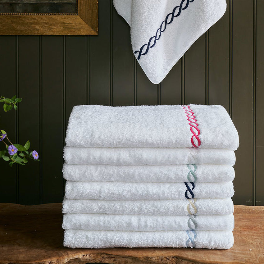 Matouk | Classic Chain Hand Towel